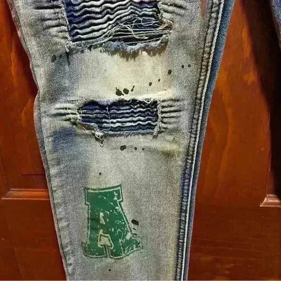 Public Supply Graphic Distressed Jeans 32x32”. GOAT GRAPHIC - Picture 8 of 11